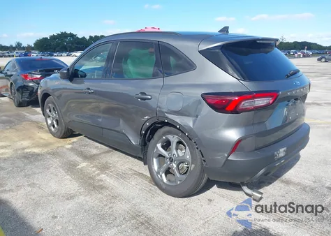 2026 Ford Escape St-Line z USA, uszkodzony, nr VIN 1FMCU0MN2TUA09699